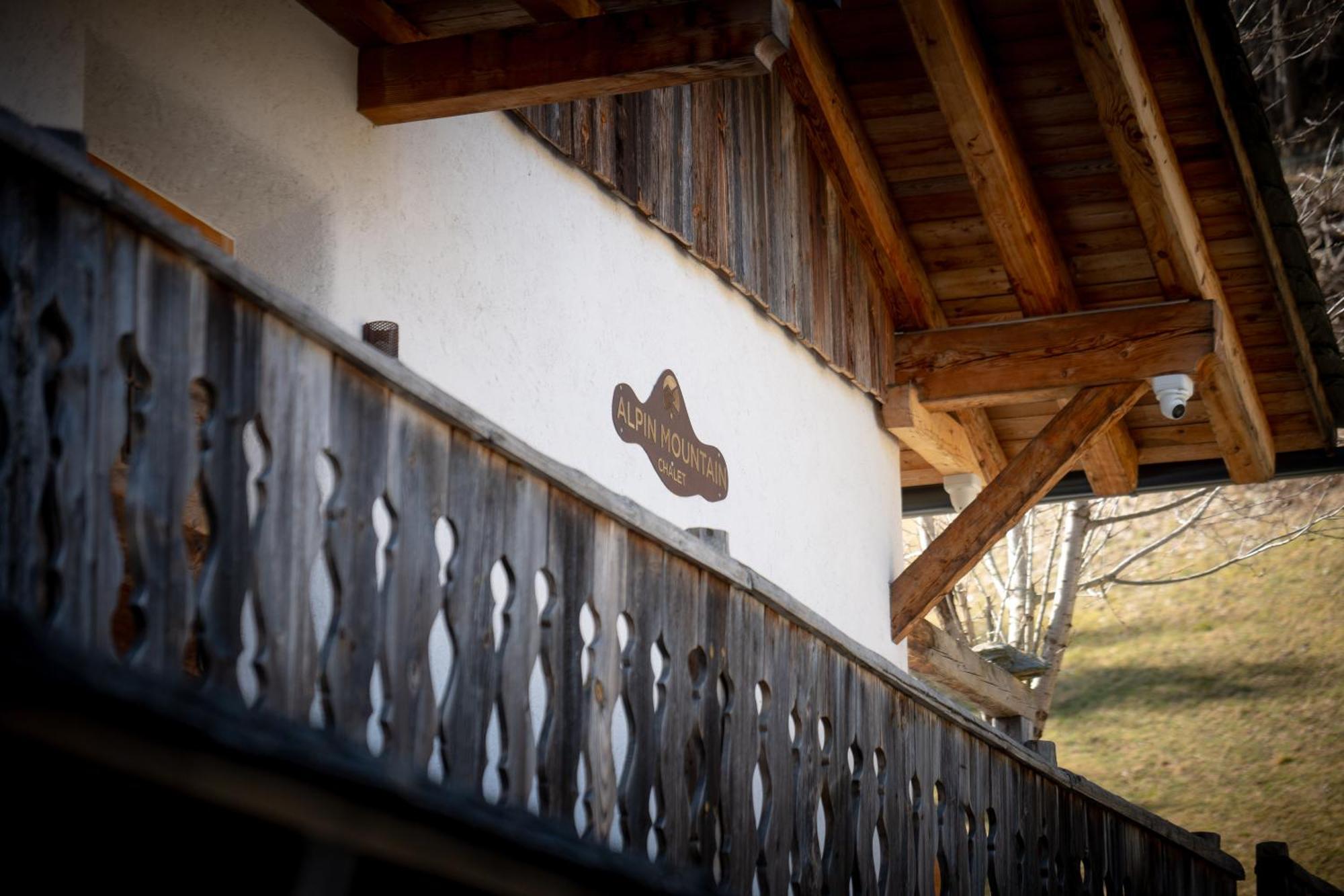 Alpine Mountain Chalet Сан-Виджилио-ди-Мареббе Экстерьер фото